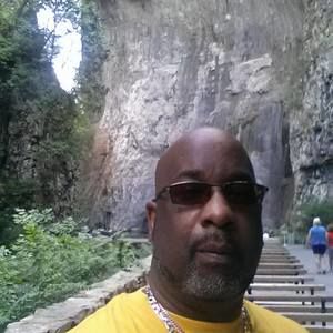 Meet your Posher, Ronald